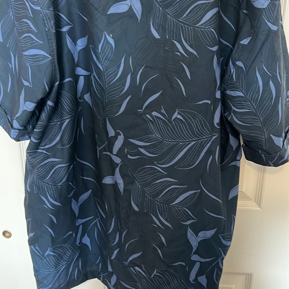 Café Luna brand new shirt tag still on them - Picture 2 of 3